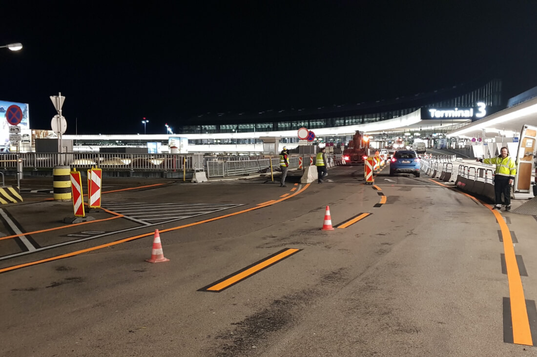 VKtec Projekt - Bodenmarkierungsarbeiten beim Vienna International Flughafen